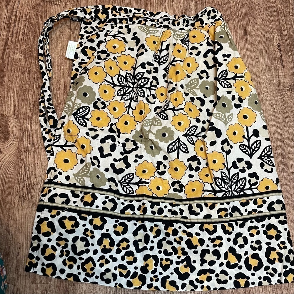 Vera Bradley What’s Cookin Apron in Go Wild